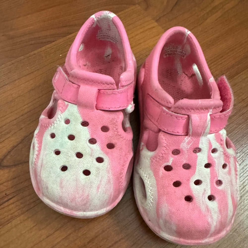 Toddler girl stride rite size 4 water shoe